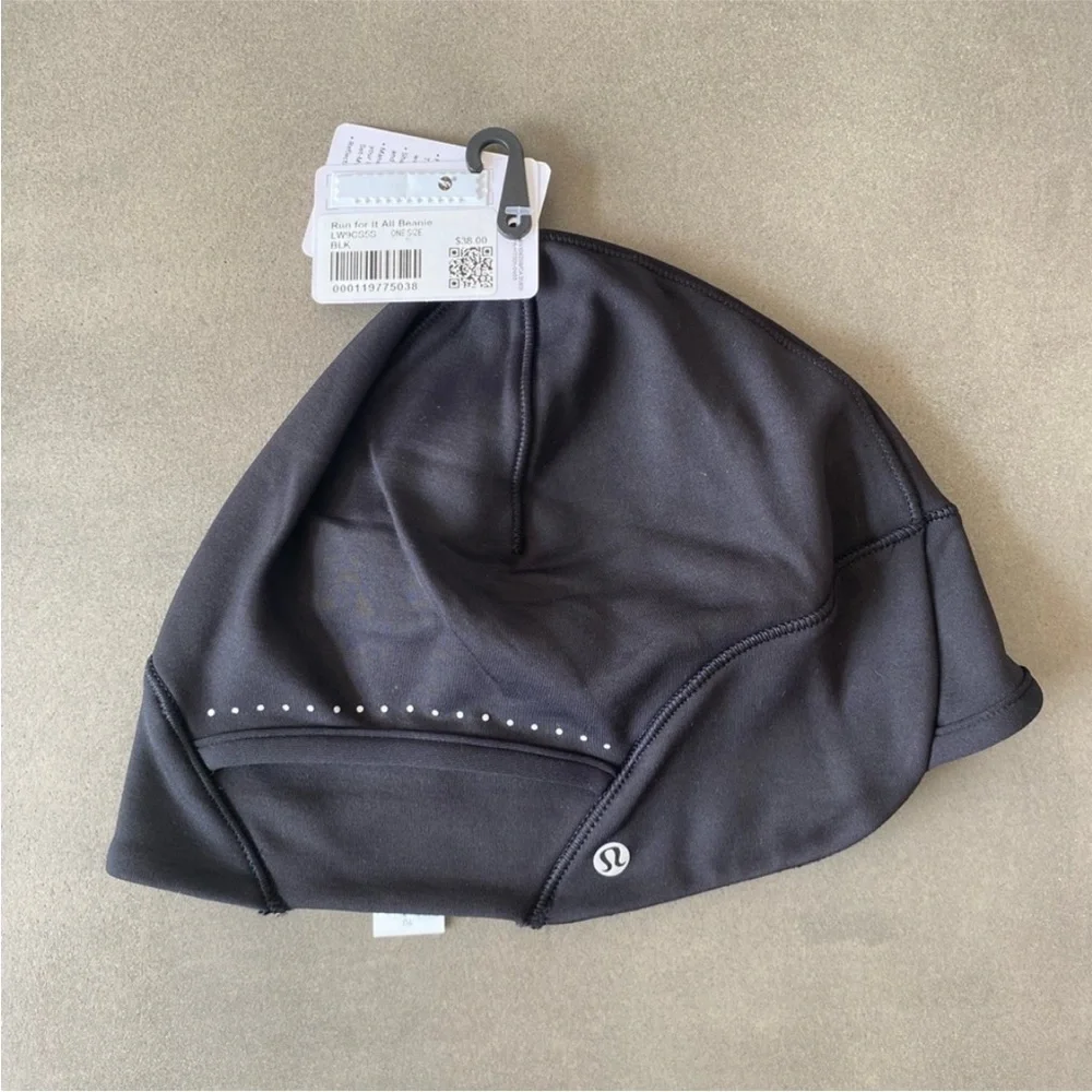 Lululemon Run for It All Beanie w/ Ponytail Opening Black O/S LW9ECWS